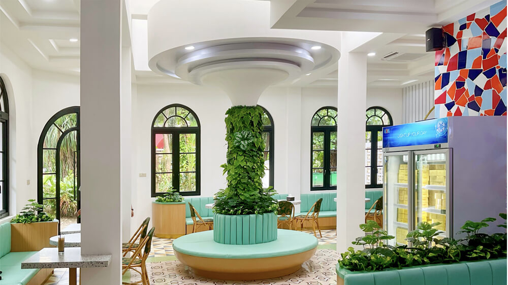 WAITING AREA